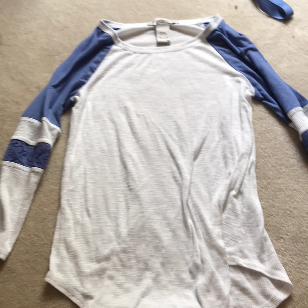 Long sleeve tee